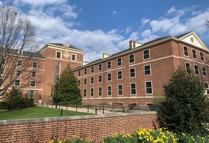 simmons exterior